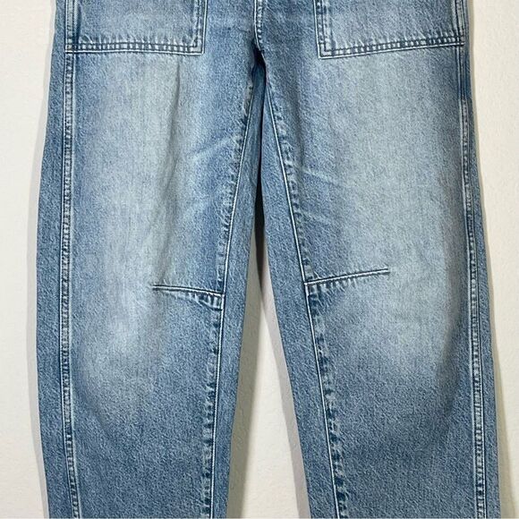 Madewell NWT Darted Barrel Leg Jeans Size 25 in Riverbend Wash, Rigid, Raw Hems - Picture 4 of 16